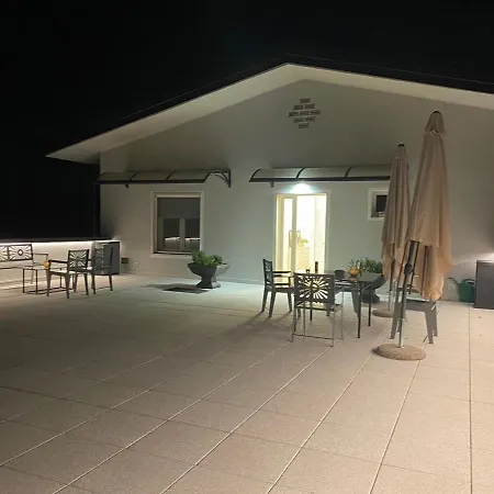 House In Campagna Apartment *
